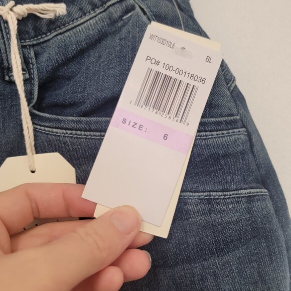 Wit & Wisdom Medium Dark Wash Jeans Stretchy Size 6 NWT - Picture 4 of 6